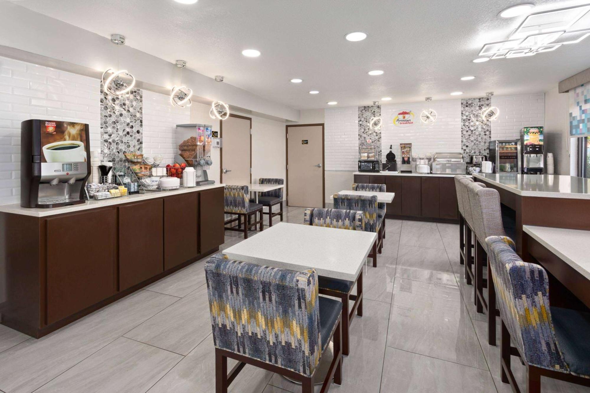 Super 8 By Wyndham Prattville Montgomery Екстер'єр фото