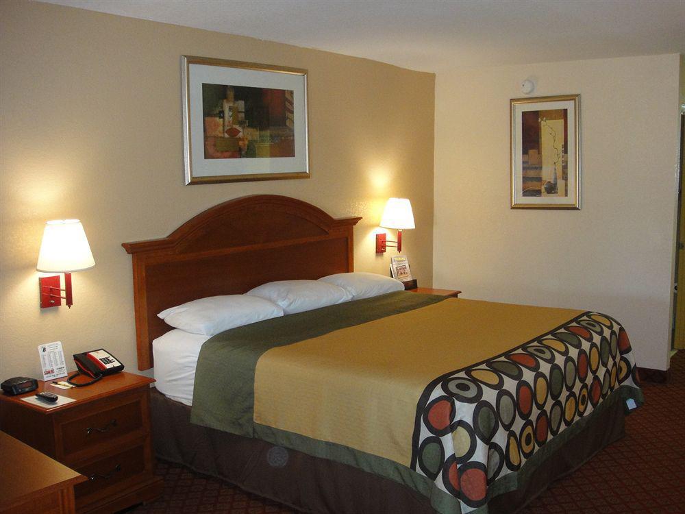 Super 8 By Wyndham Prattville Montgomery Екстер'єр фото
